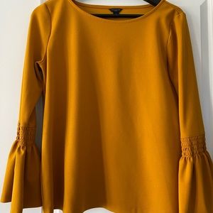 Flare sleeve top